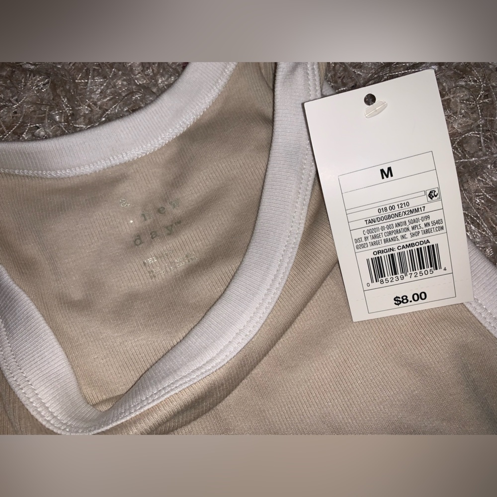Beige and White Tank Top - size M - NWT - Picture 3 of 4